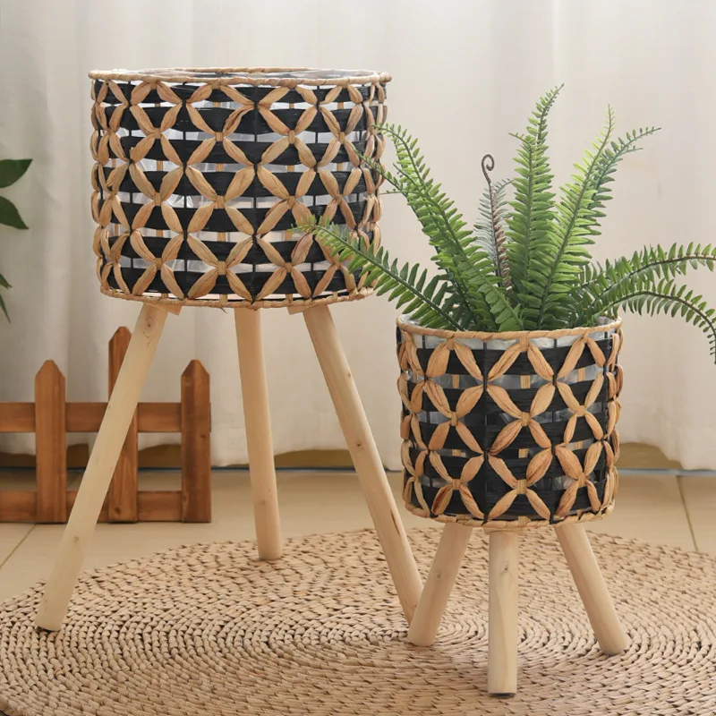 Rattan Plant Basket - 手編みの、床置き式の、中空構造の、籐製の、バルコニー用の、瓢箪型の、草花を植えるためのプランター。
