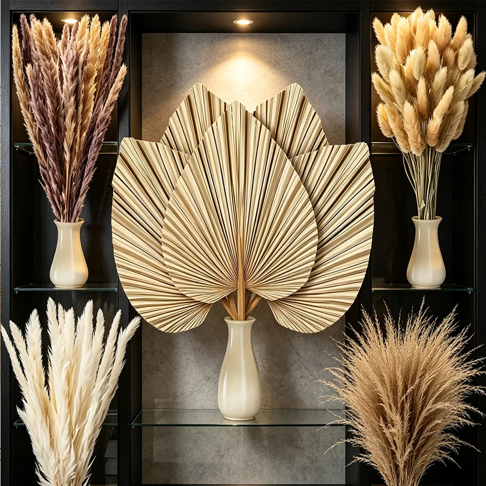 Pampas Grass Decor - 105個入り、大量のドライパンパスグラスセット。人工の花、ヤシの葉、ウサギの尻尾、葦、ヤシの葉を組み合わせた、ボヘミアン調のホームデコレーションやウェディングデコレーションに最適。